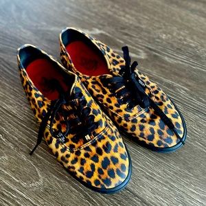 Leopard Vans
